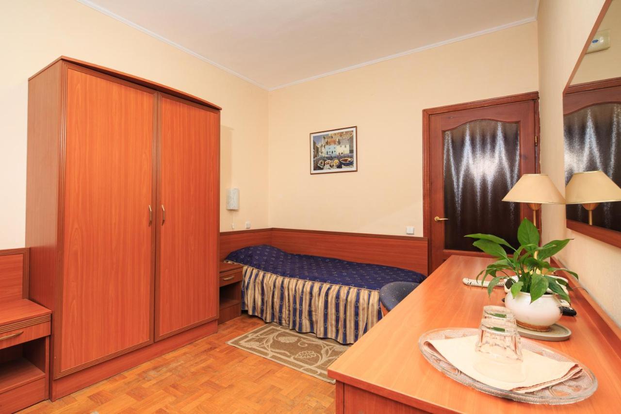 Hotel Zhayvir Kyjev Exteriér fotografie