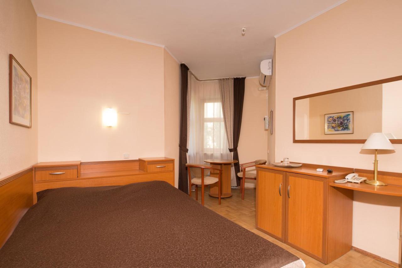 Hotel Zhayvir Kyjev Exteriér fotografie