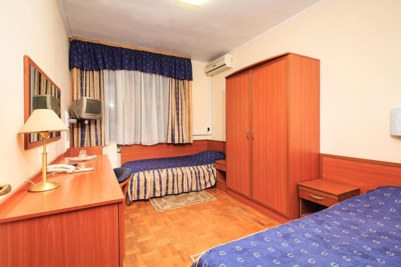 Hotel Zhayvir Kyjev Exteriér fotografie
